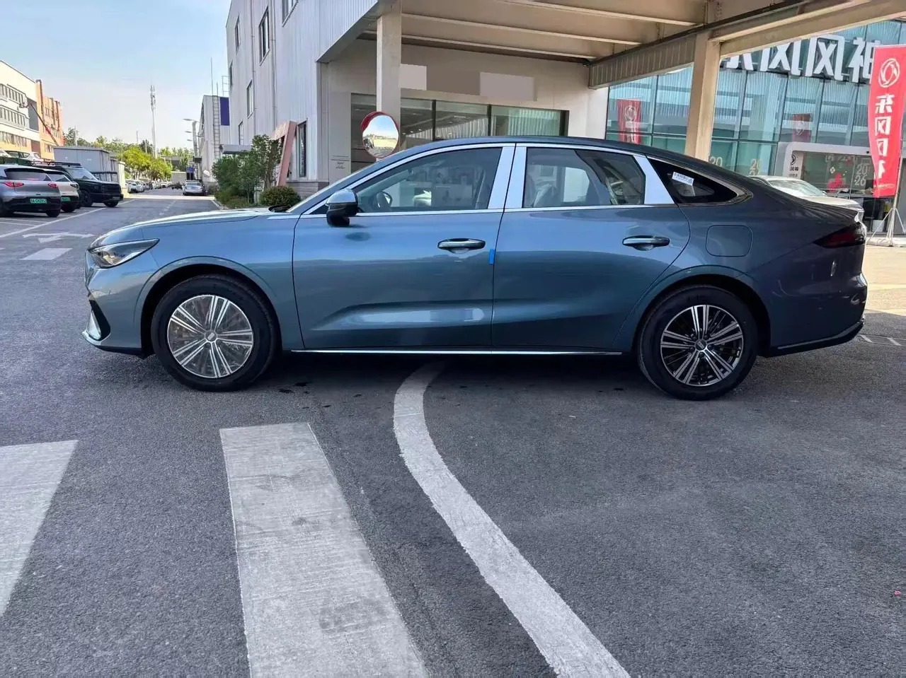 Geely Galaxy 2025 xingyao 6 EM-i 1.5 125km exploration version automatic gear 2