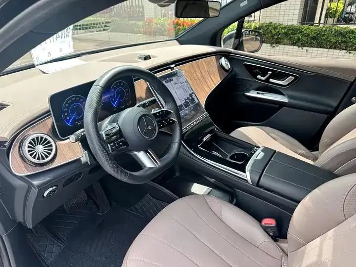 Mercedes Benz EQE SUV 2024 500 4MATIC Pioneer Edition 13