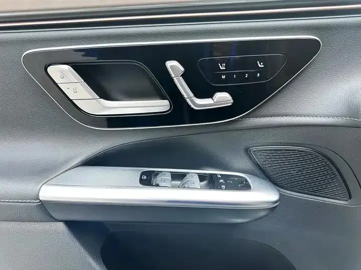 Mercedes Benz EQE SUV 2024 500 4MATIC Pioneer Edition 17
