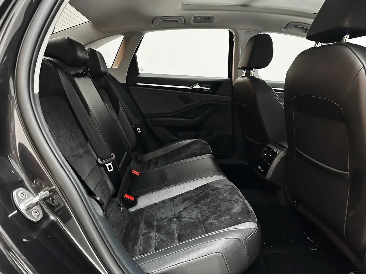 Lavida 2022 280TSI DSG Premium Edition 15