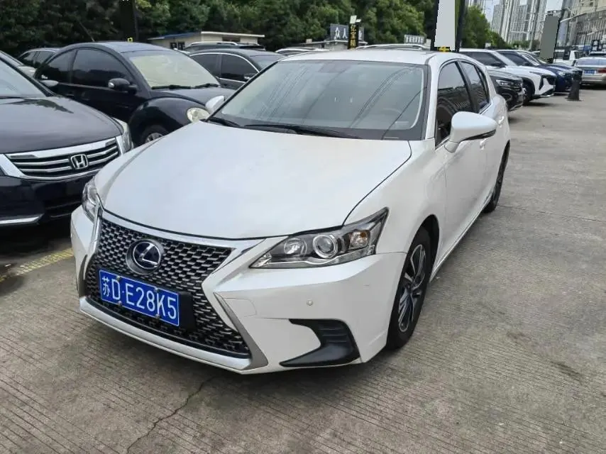 Открыть галерею: Lexus CT 2017 CT200h Elite Edition Monochrome National V