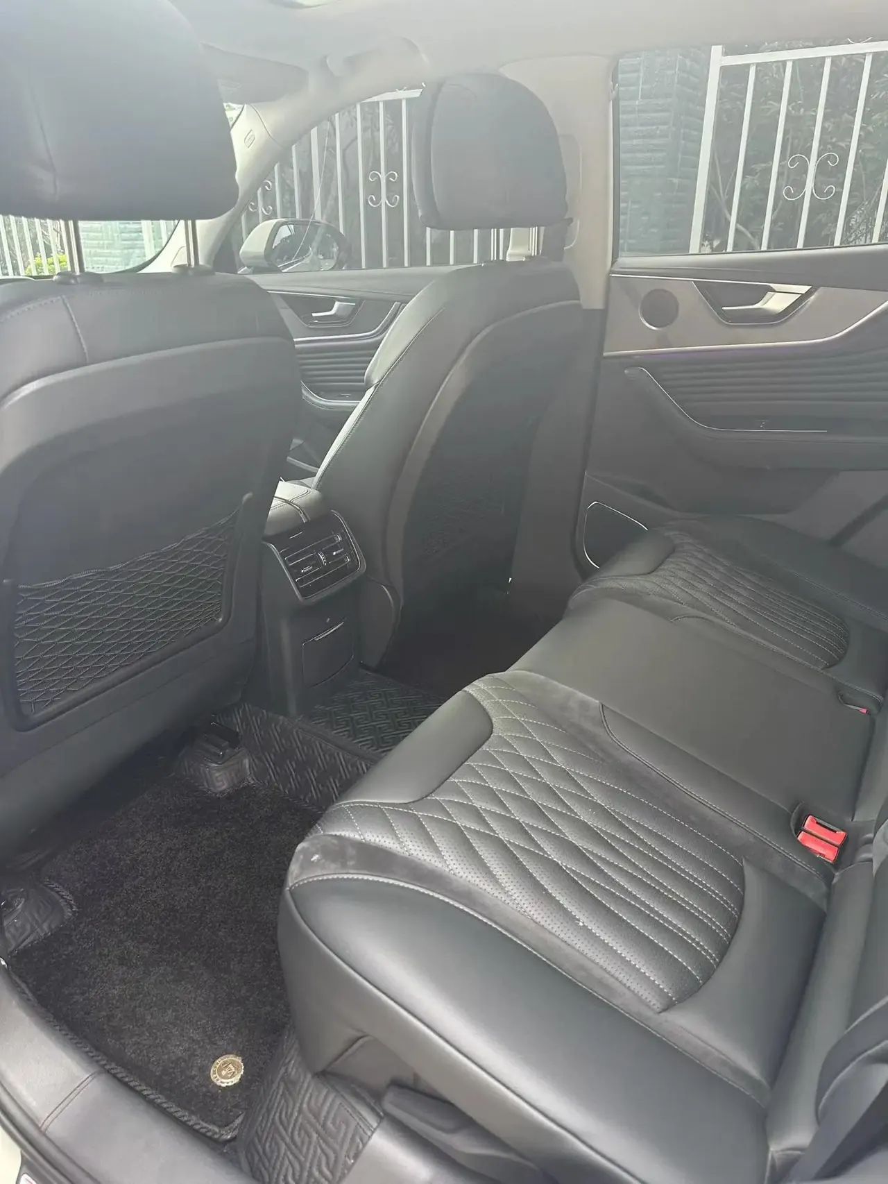 HongQi HS5 2023 2.0T Flag Yue Pro Edition 7