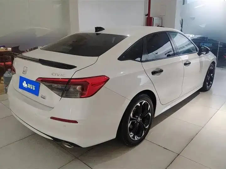 Civic 2022 240TURBO CVT Combustion Edition 3