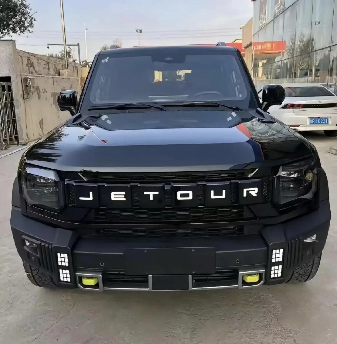 Jetour 2024 Traveler 2.0T Four-wheel Drive Through PRO Entertainment Edition Automatic Gear 2