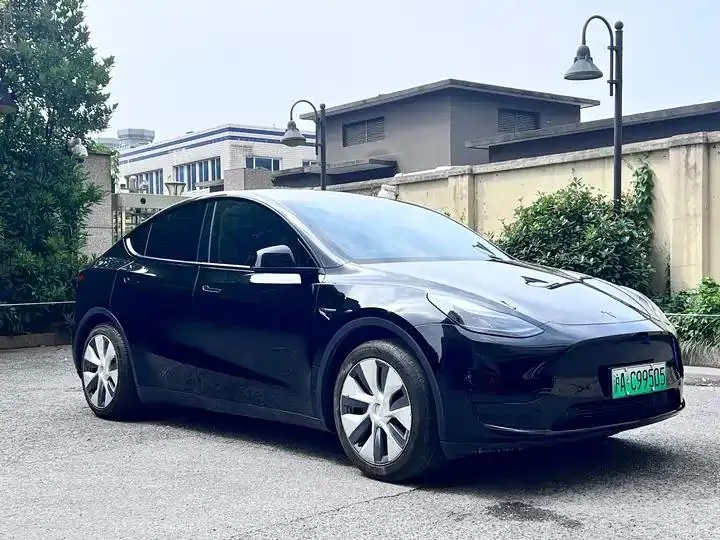 2022 Model Y Refreshed Rear-Wheel-Drive Version 3