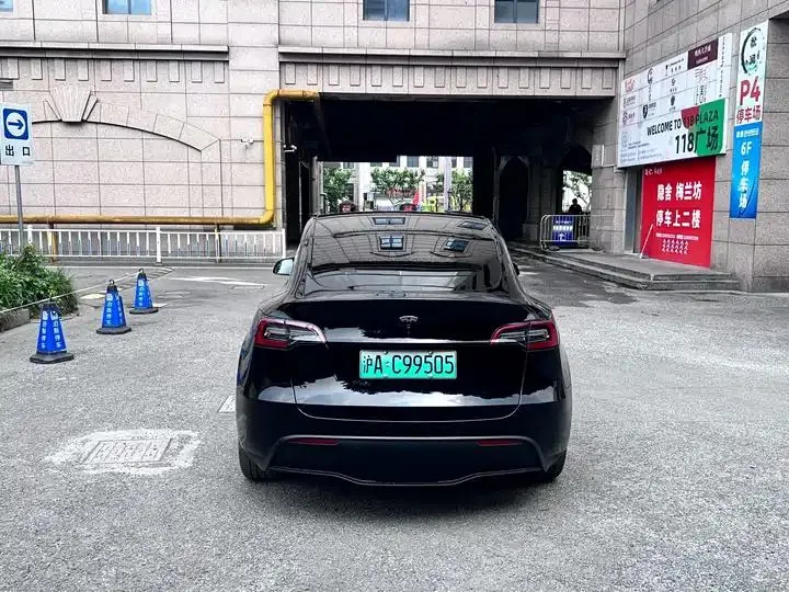 2022 Model Y Refreshed Rear-Wheel-Drive Version 4