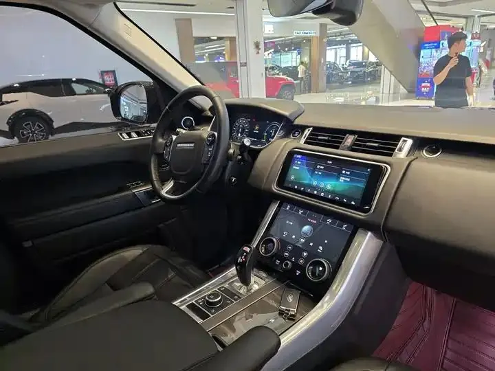 Range Rover Sport Plug-in Hybrid 2021 P400e SE 9