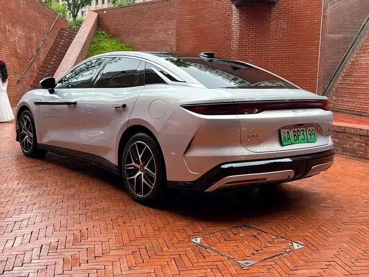 Han L 2025 EV four-wheel drive laser Radar flagship 7