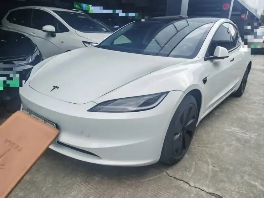 Model 3 2023 rear-wheel drive version - View 1