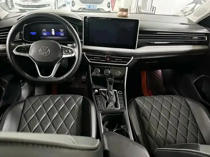 Virtus 2023, 300TSI DSG Flying Edition 9
