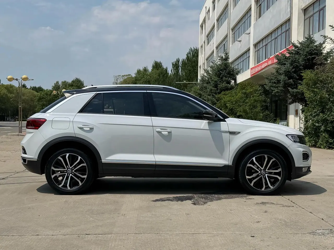 T-ROC 2021 280TSI DSG Front-Wheel-Drive Comfort Smart Connect Edition 4