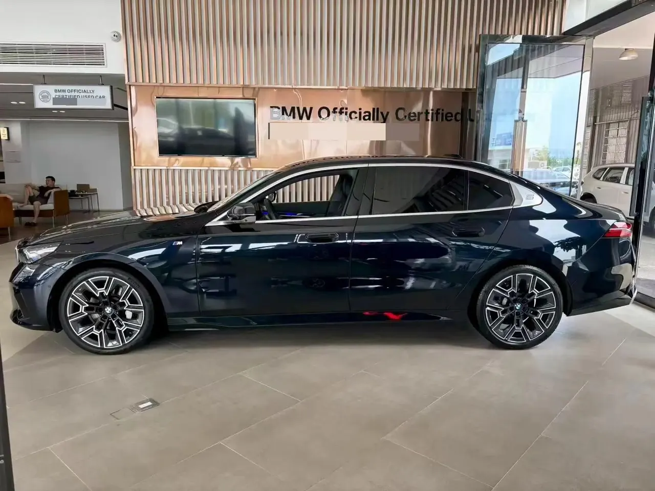 BMW 5 Series 2025 530Li 48V 2.0T Premium Luxury Suit Automatic Gear 3