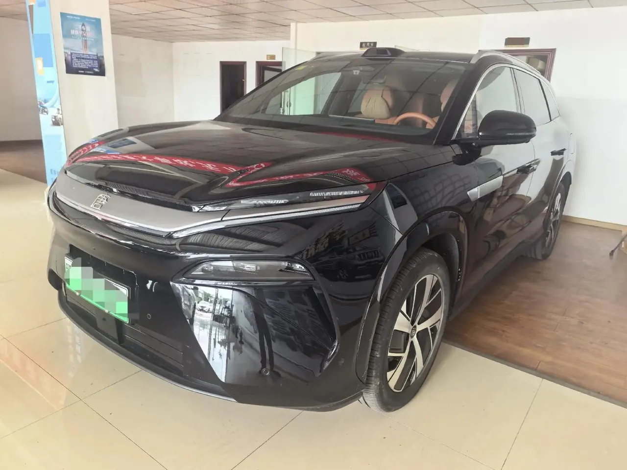 Открыть галерею: Tang L 2025 DM 200KM four-wheel drive laser Radar flagship
