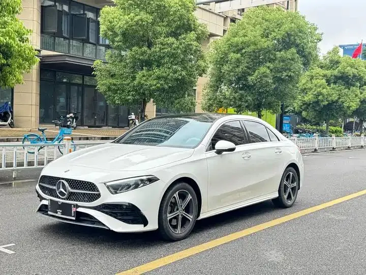 Mercedes Benz Class A 2024 A 200 L Fashion - View 1