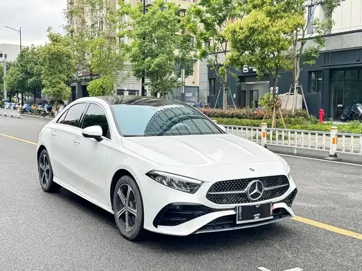 Mercedes Benz Class A 2024 A 200 L Fashion 3