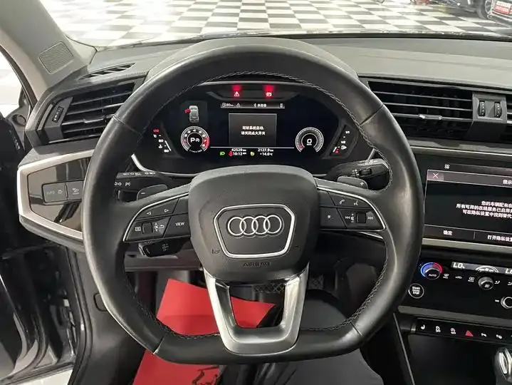Audi Q3 2023 35 TFSI Fashion Dynamic (1.4T) 14