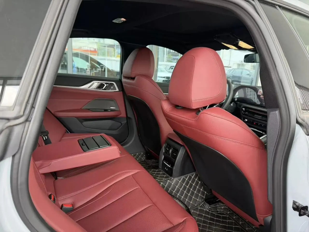 BMW 4 Series (Imported) 2024 430i Four-Door Coupe 2.0T M Sports Obsidian Night Suit Automatic Gear 3