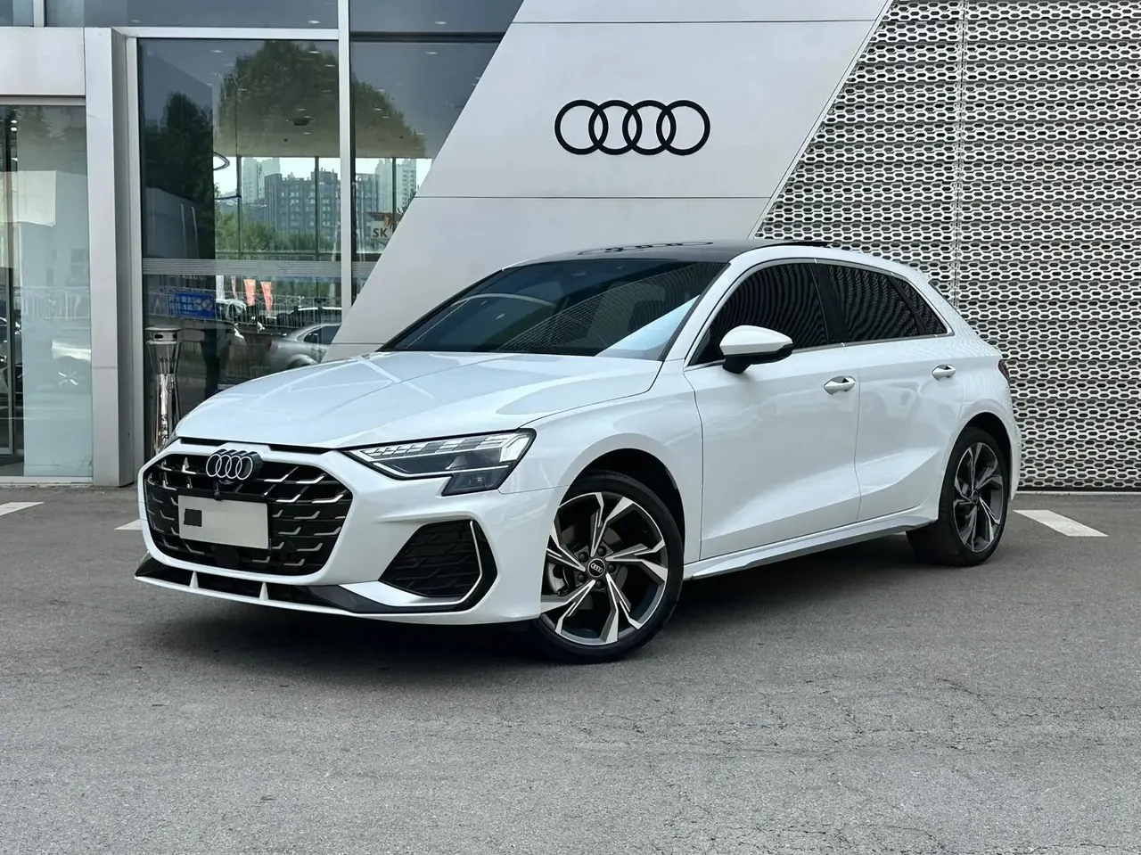 Audi 2025 A3 Sportback 1.5TFSI 35TFSI Flying Premium Automatic Gear - View 1