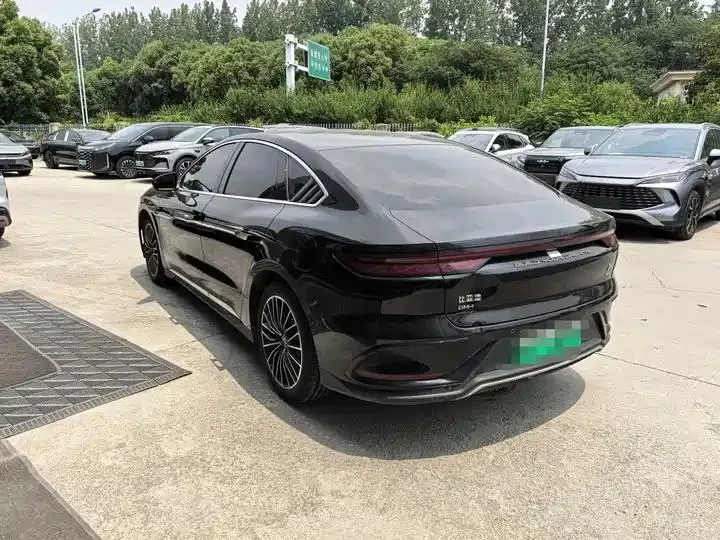 Han 2024 DM-i Honor Edition 121km Premium Model 4