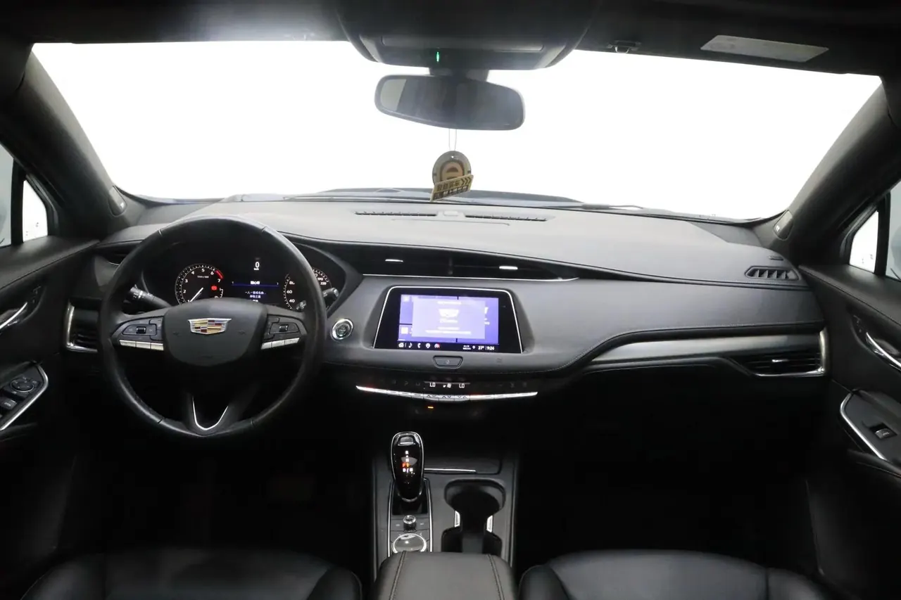Cadillac XT4 2021 28T Two-Wheel Drive Premium Model 6