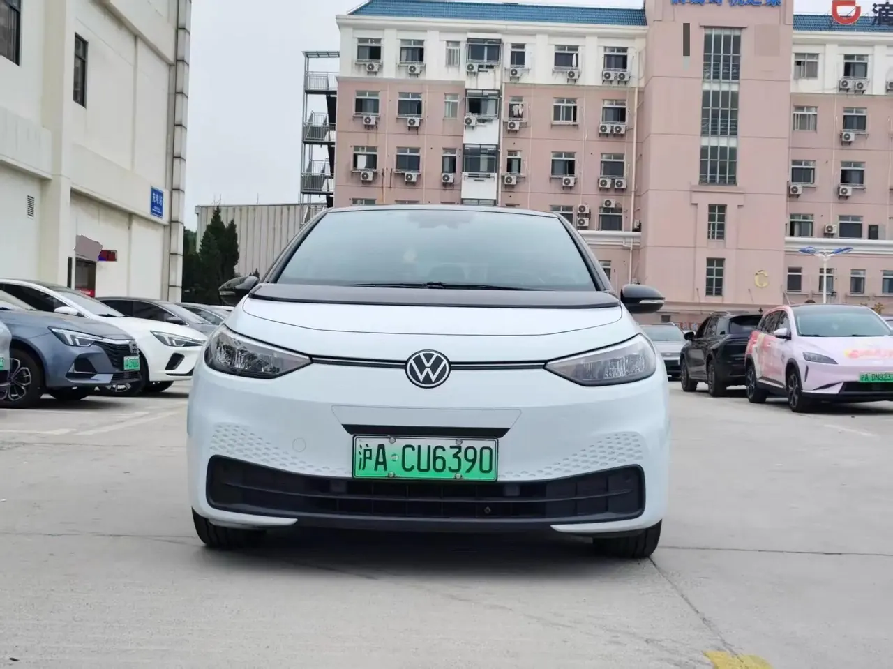 Volkswagen 2023 ID. 3 Upgraded Pure Smart Edition Automatic Gear 2