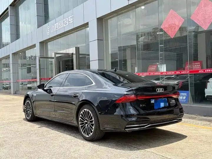 Audi A7L 2024 45 TFSI Luxury Model 4