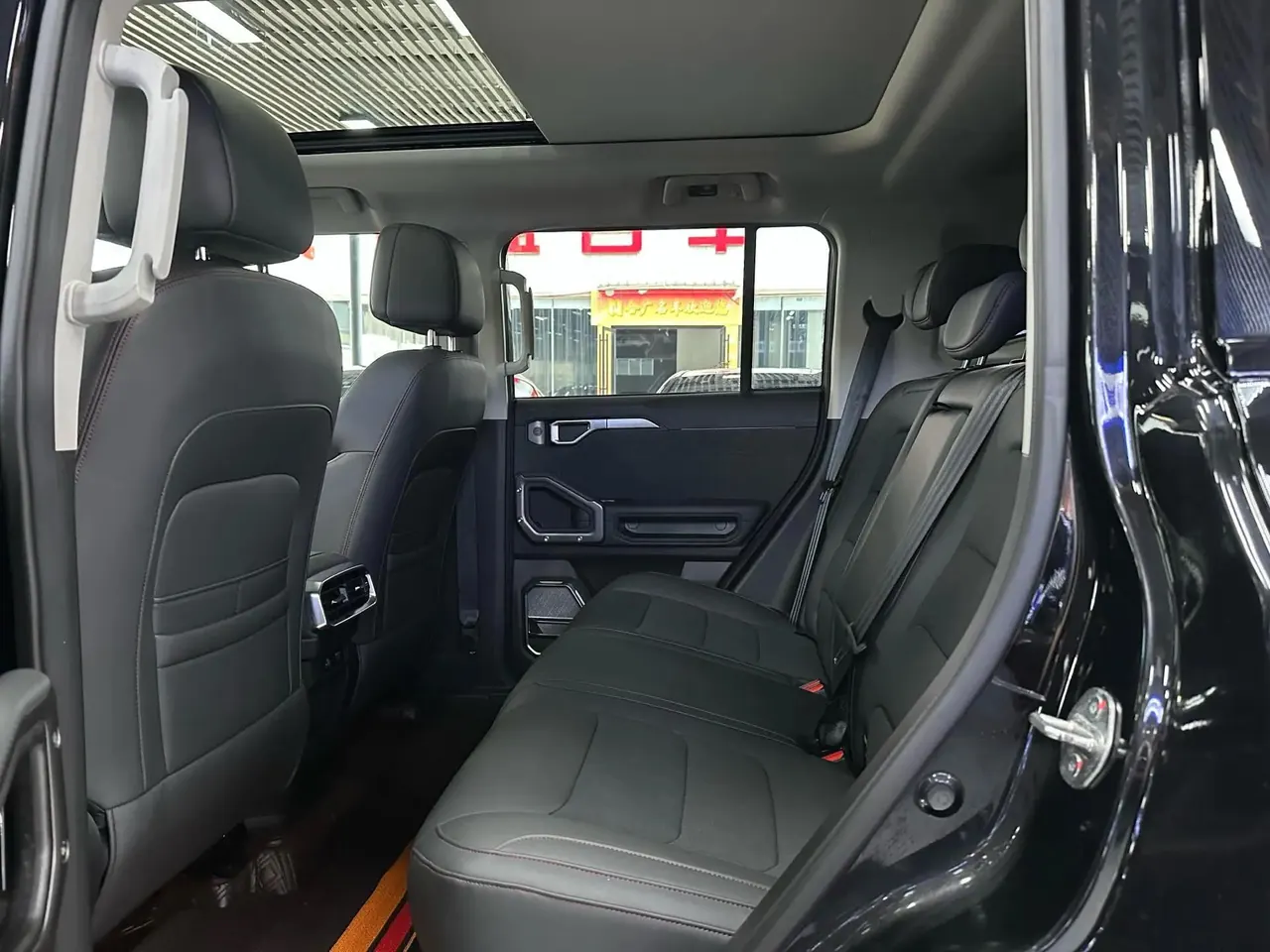 Jetour Traveler 2023 2.0T Four-wheel Drive Through PRO 6