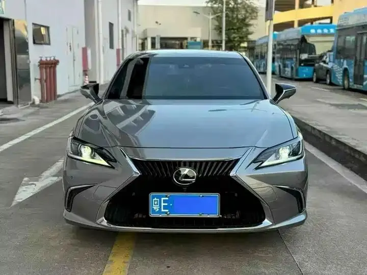 Lexus ES 2021 200 Excellence Edition - View 1
