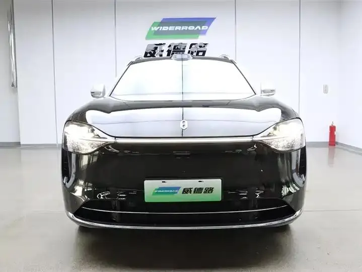 AITO M9 2025 extended-range Ultra 52kWh 6-seat version (192-line laser Radar) 2