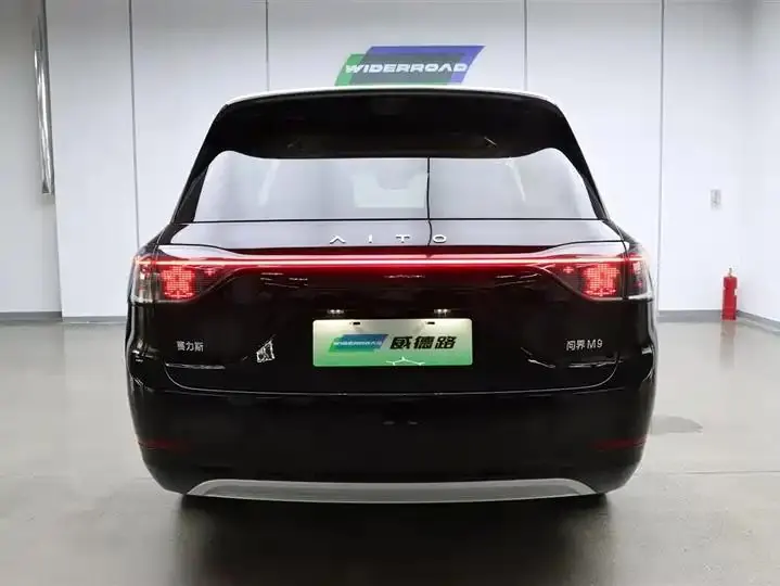 AITO M9 2025 extended-range Ultra 52kWh 6-seat version (192-line laser Radar) 4