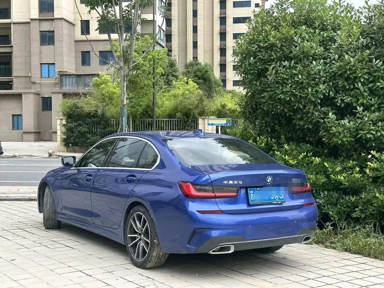 BMW 3 Series 2020 model 320Li M Sport Package 3