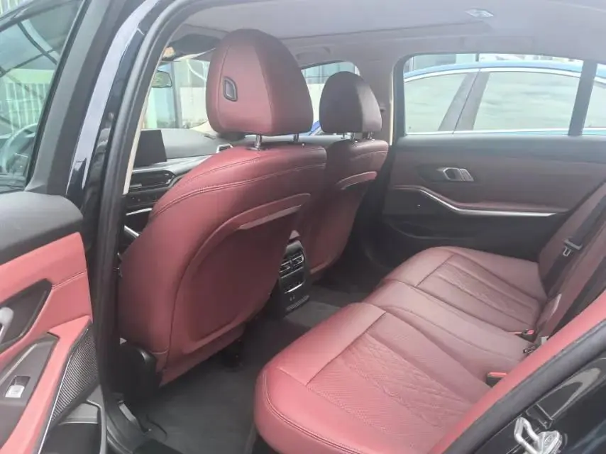 BMW 2025 i3 eDrive 40 L obsidian night suit automatic gear 3