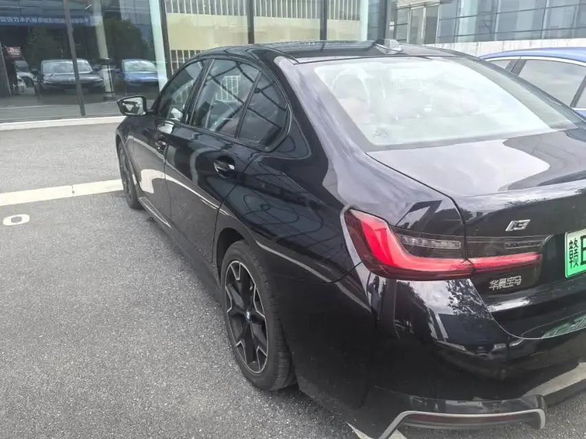 BMW 2025 i3 eDrive 40 L obsidian night suit automatic gear 4