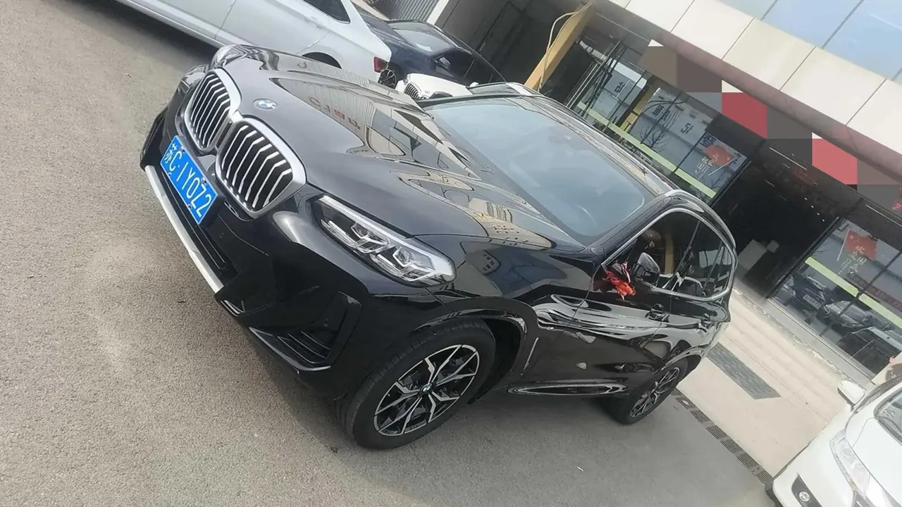 Open image lightbox: BMW 2023 X3 xDrive25i 2.0T M Sport Package Automatic