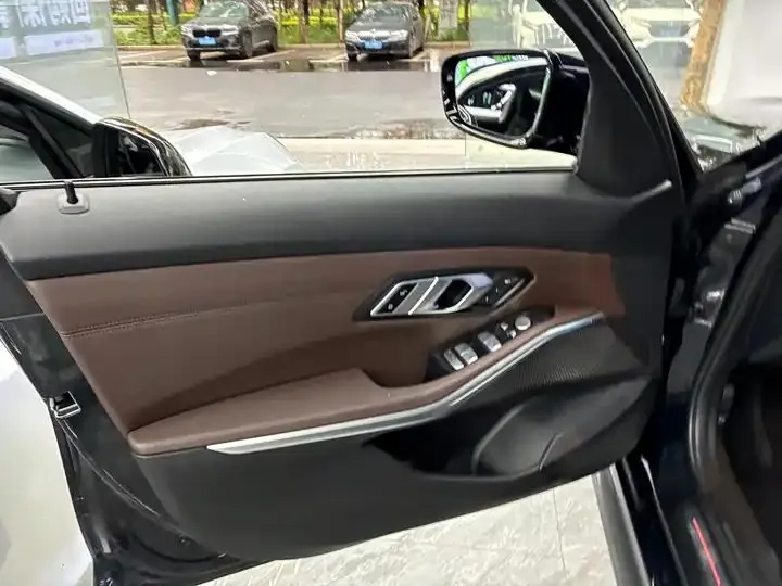 BMW i3 2024 eDrive 35 L 10