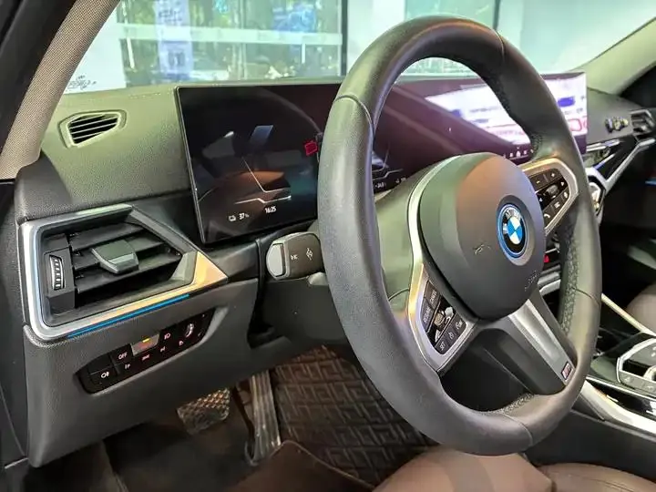 BMW i3 2024 eDrive 35 L 11