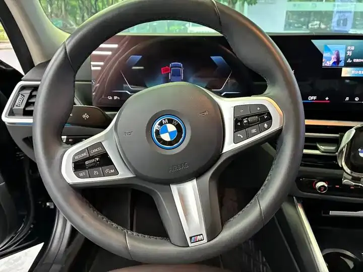 BMW i3 2024 eDrive 35 L 17