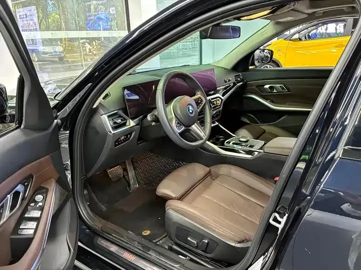 BMW i3 2024 eDrive 35 L 4