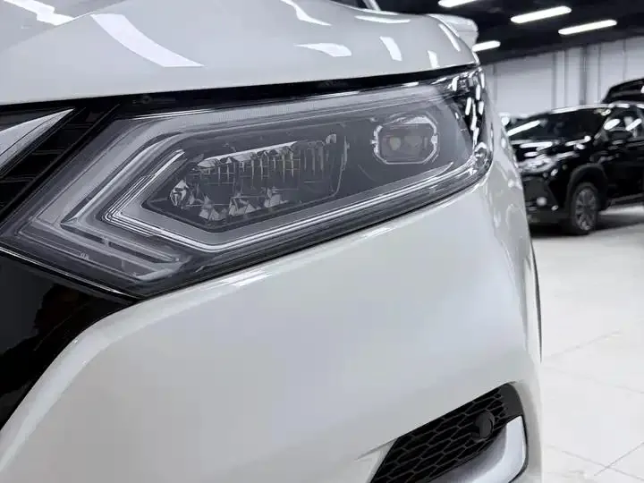 Qashqai 2022 2.0L CVT XV Premium Luxury Edition 7