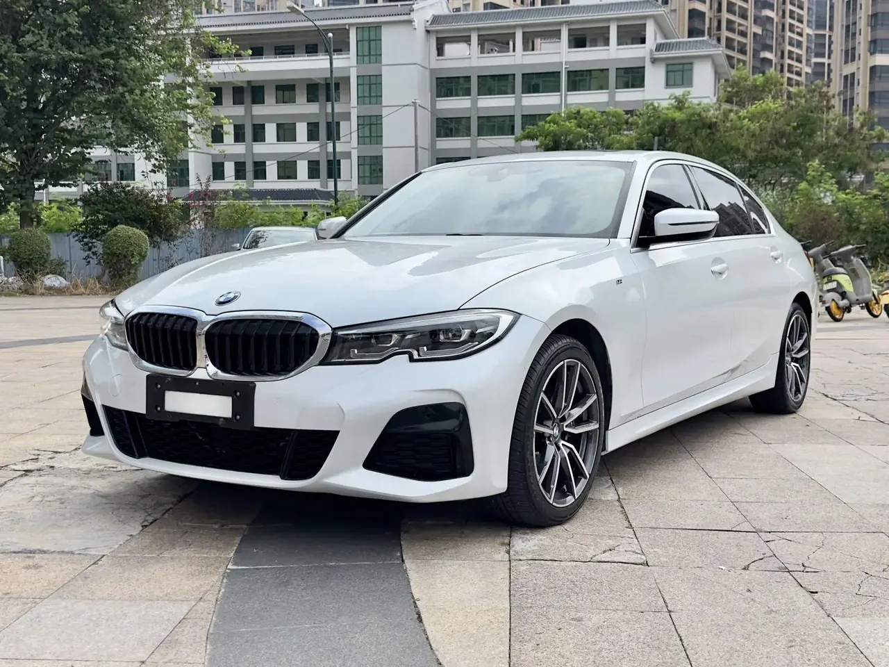 BMW 3 Series 2020 Change 325Li First Edition - View 1