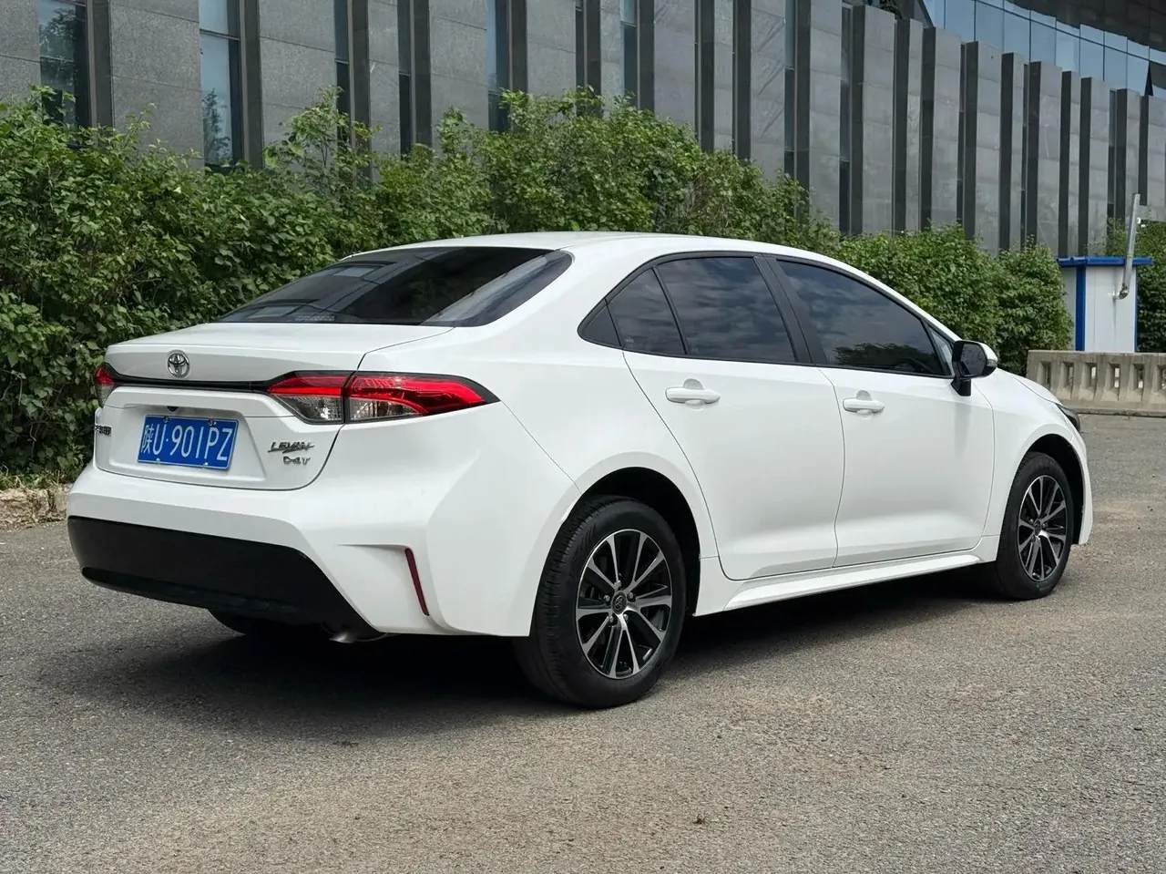 Toyota 2023 Lei Ling 1.2T Stepless 185T Deluxe Automatic Gear 16