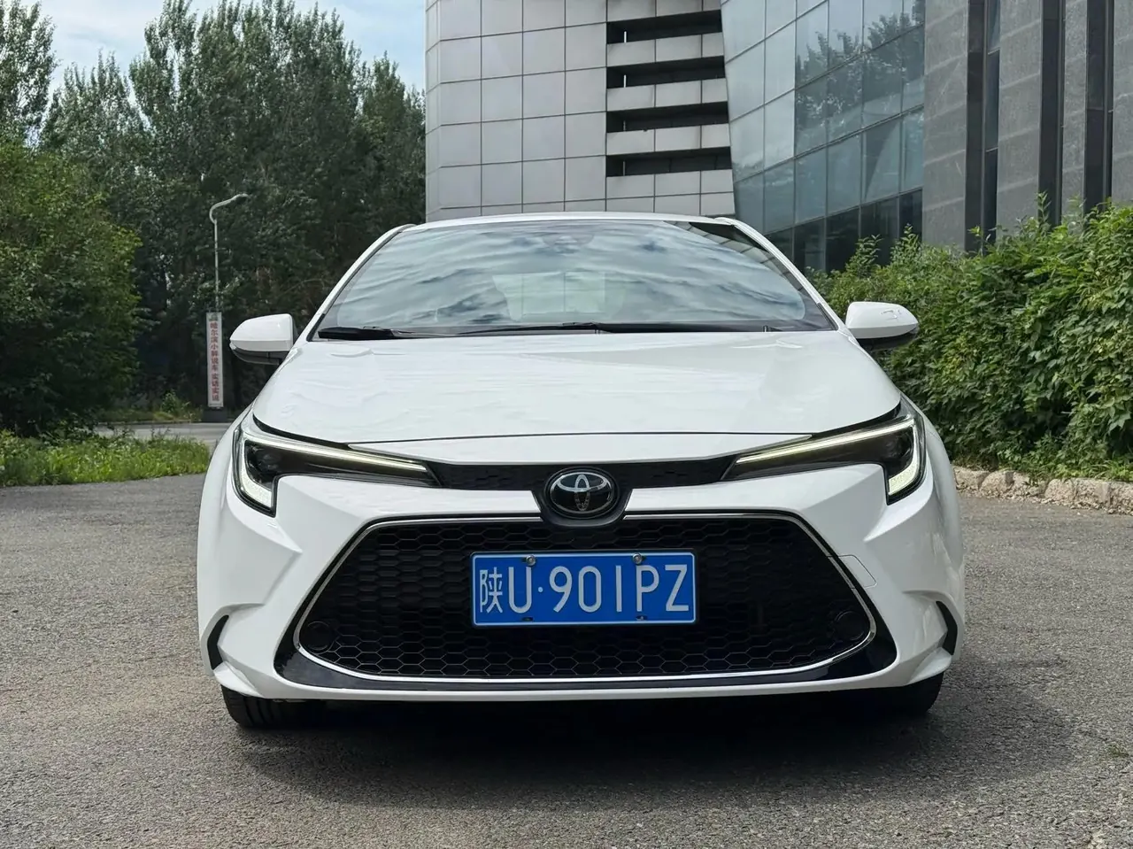 Toyota 2023 Lei Ling 1.2T Stepless 185T Deluxe Automatic Gear 2