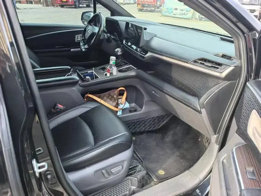 Toyota 2024 Sienna 2.5 CVT Comfort Edition Automatic 3