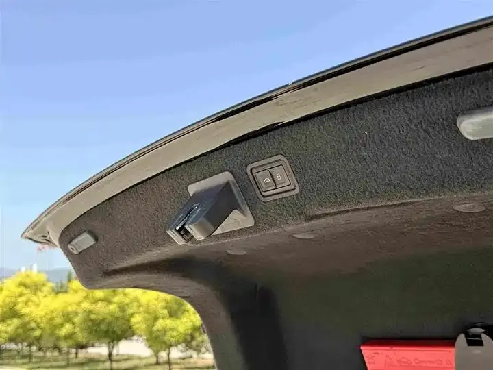 Audi A8 2021 model A8L 50 TFSI quattro Comfort version 33
