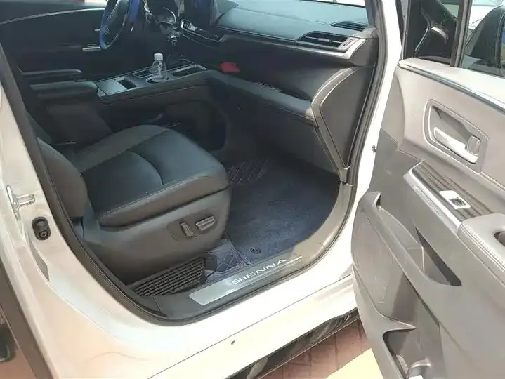 Sana SIENNA 2021 2.5L Hybrid Premium Edition 8