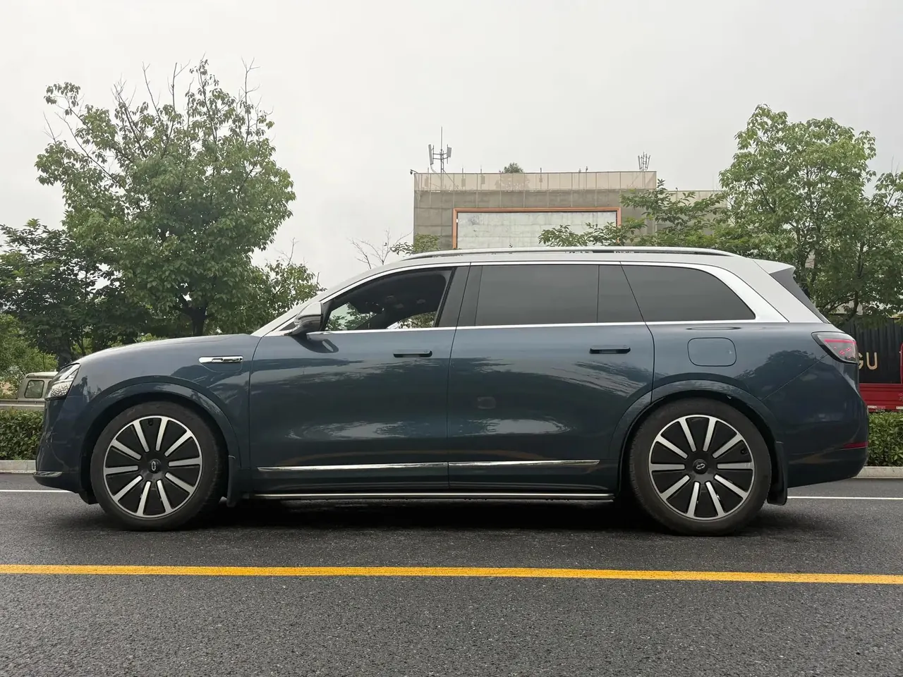 AITO M9 2024 extended range Ultra version 42kWh 9
