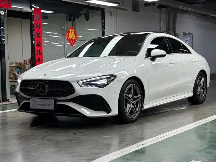 Открыть галерею: Mercedes Benz CLA 2024 CLA 200