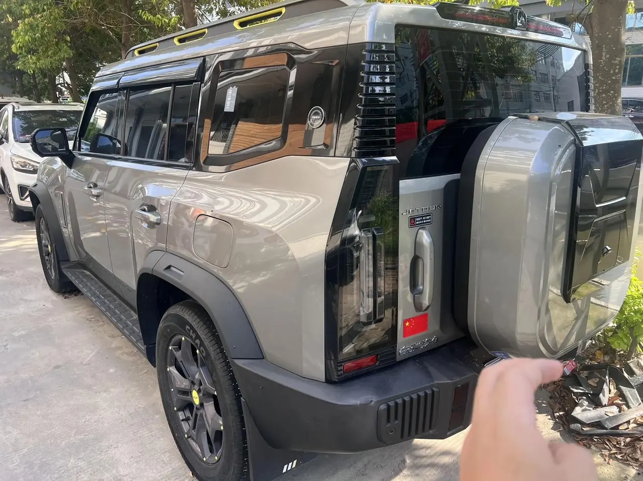 Jetour Traveler 2023 2.0T Four-wheel Drive Through PRO 3
