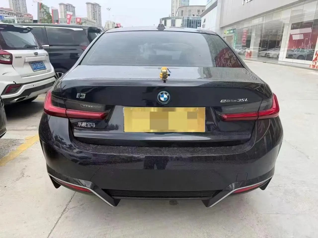 BMW 2025 i3 eDrive 35 L automatic gear 3