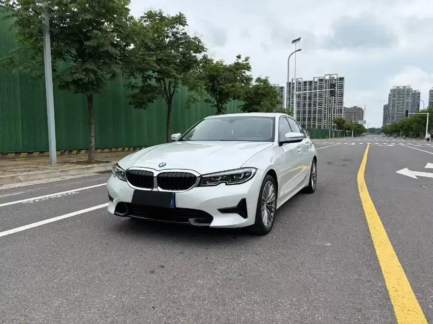 BMW 3 Series 2020 model 320i Sport Package - View 1
